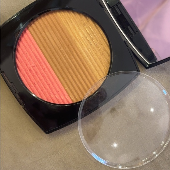 Chanel Les BEIGES

HEALTHY GLOW SUN-KISSED POWDER
MEDIUM ROSE GOLD - Picture 5 of 7